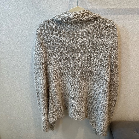 WOVEN HEART White and Grey Eyelash Cardigan - Picture 3 of 8